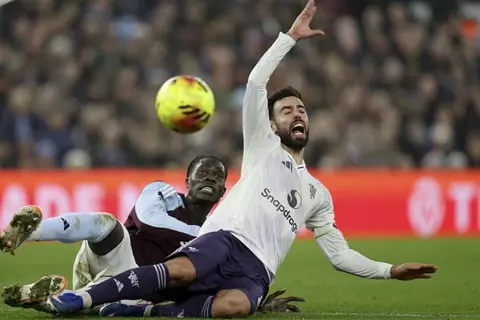 بعد إصابة فيرنانديز.. مانشستر يونايتد يتحرك لحسم صفقة بـ60 مليون يورو